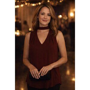 White House Black Market WHBM Maroon Keyhole Pleated Chiffon Blouse size 2